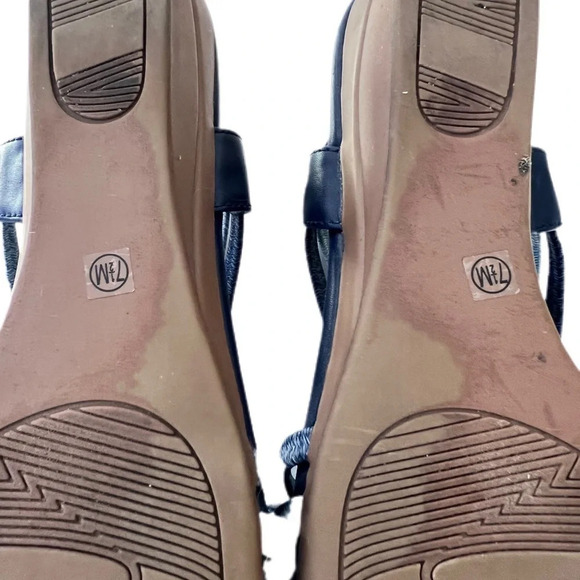 IMPO Sandals size 71/2.  Blue straps.  Open toes Soft straps. - Picture 7 of 7